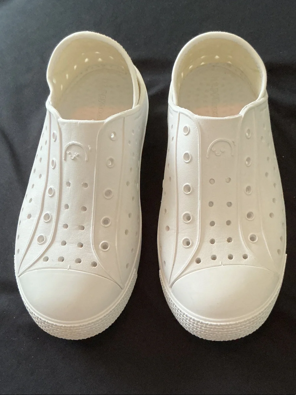 Happy Nocnoc - Toddler Unisex White Slip-On Rubberized Casual Shoes